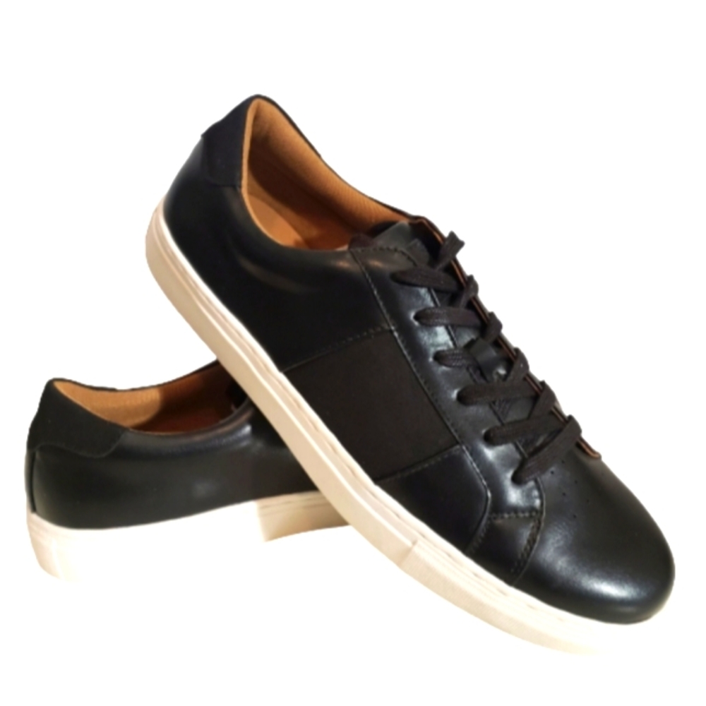 R2 Brooks lace up casual sneaker/dressy sneaker!